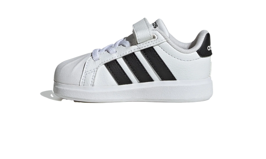 Streettalk Wide "Cloud White / Core Black / Core Black" JQ6145