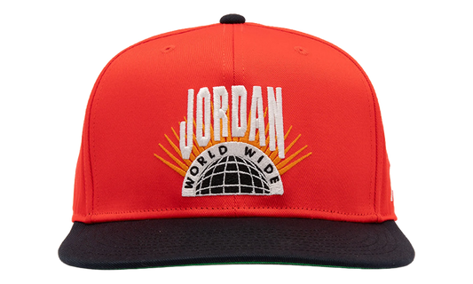 Jordan Essentials Pro Structured Flat Bill Hat "Chile Red / Kelly Green / Sail" IF3508 673