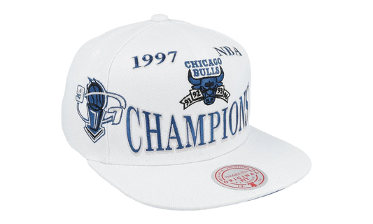 NBA Hardwood Classics 97 Champ Flipside Snapback Cap "Chicago Bulls - White" HS8712 CBUWHIT