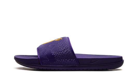 Kobe Offcourt Slide "Purple University Gold" IF2870 500