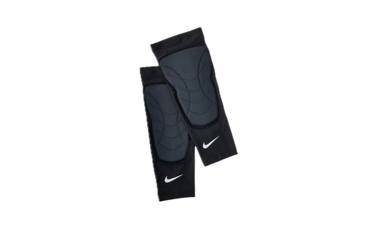 HYPERSTRONG PADDED SHIN SLEEVES "Black / White" N.KS.04.010